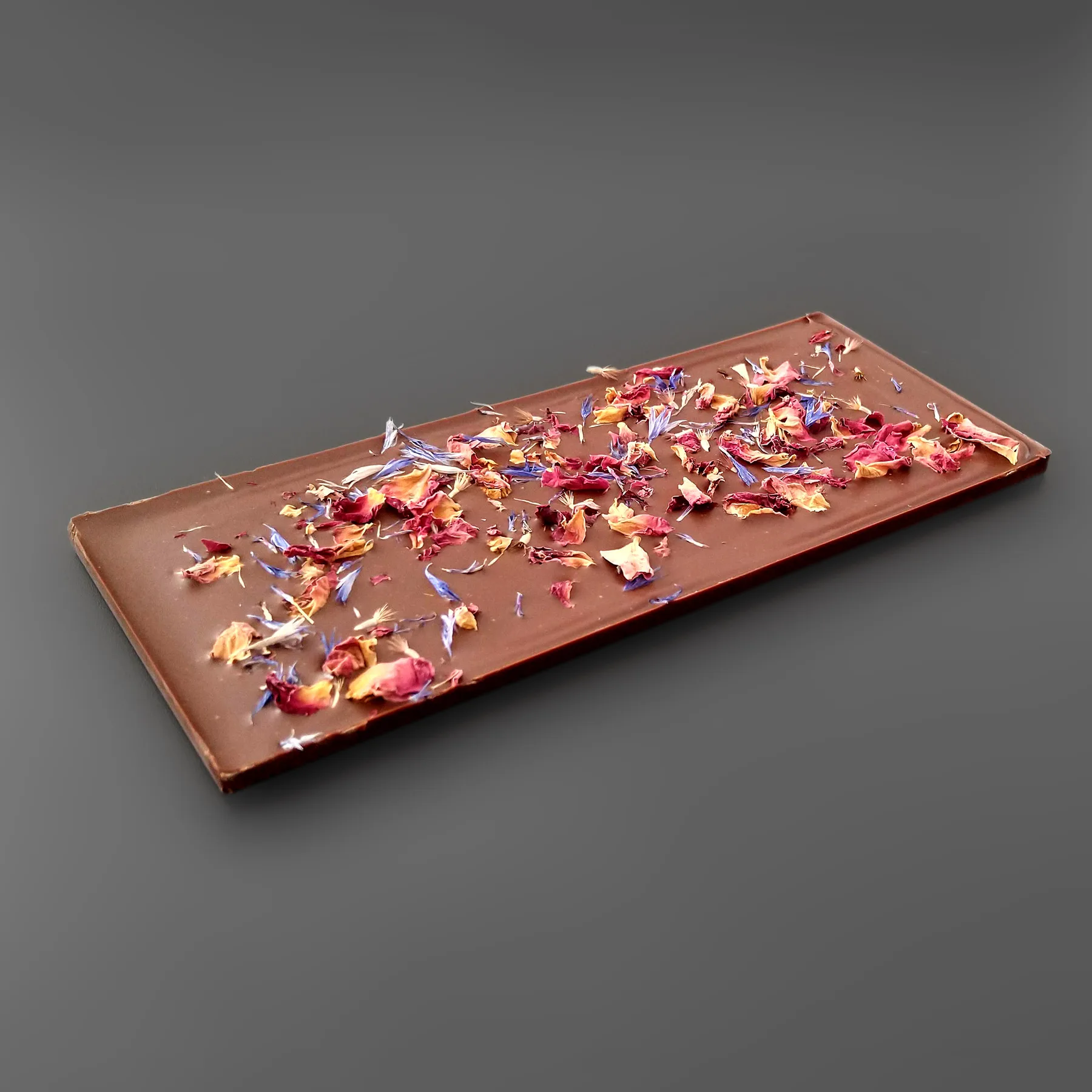 Silná mléčná čokoláda s Chrpou a růží